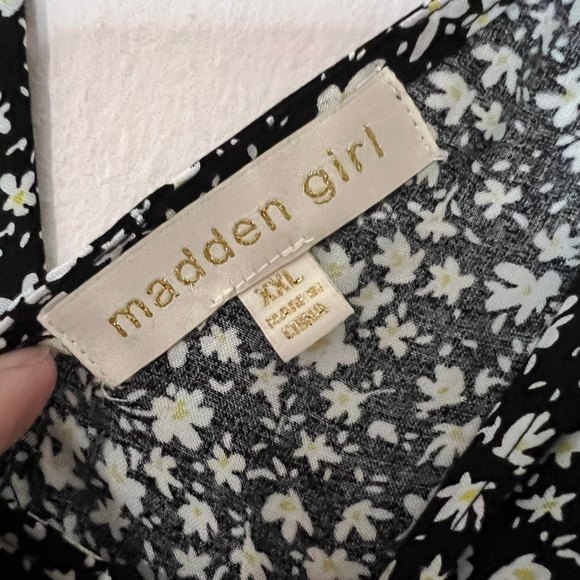 Madden Girl Floral Printed Sleeveless Romper Overall Black Size XXL - Picture 2 of 4